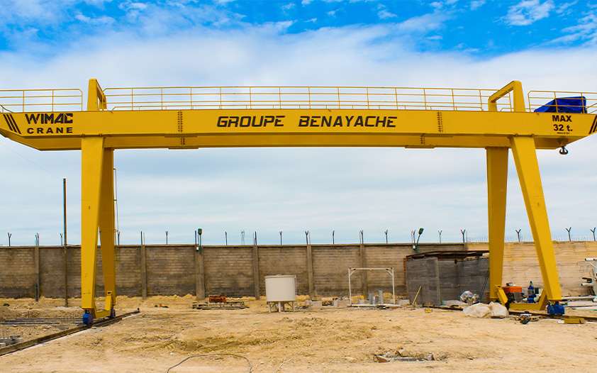 Heavy-duty double girder portal crane for outdoor steel yards, ports and prefabrication facilities